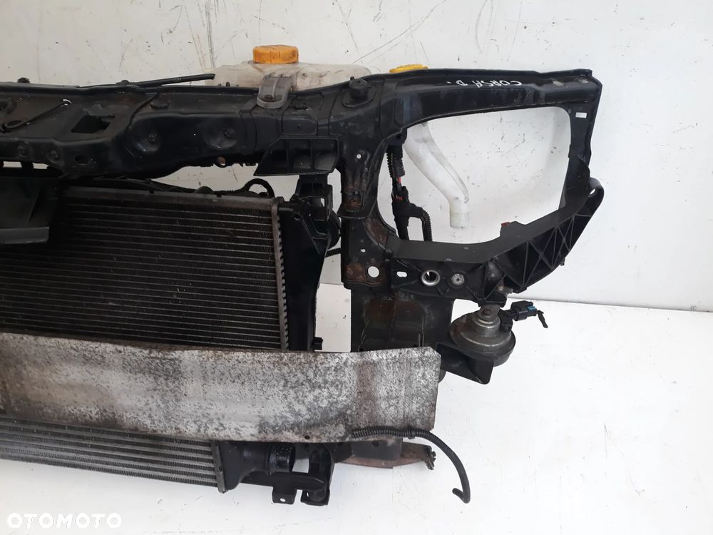 PAS PRZEDNI CHŁODNICA OPEL CORSA D 1,3 CDTI  2010r HB - 4