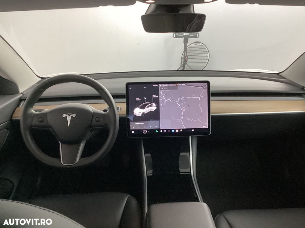Tesla Model 3 - 18