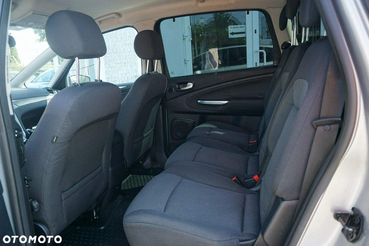 Ford S-Max - 10