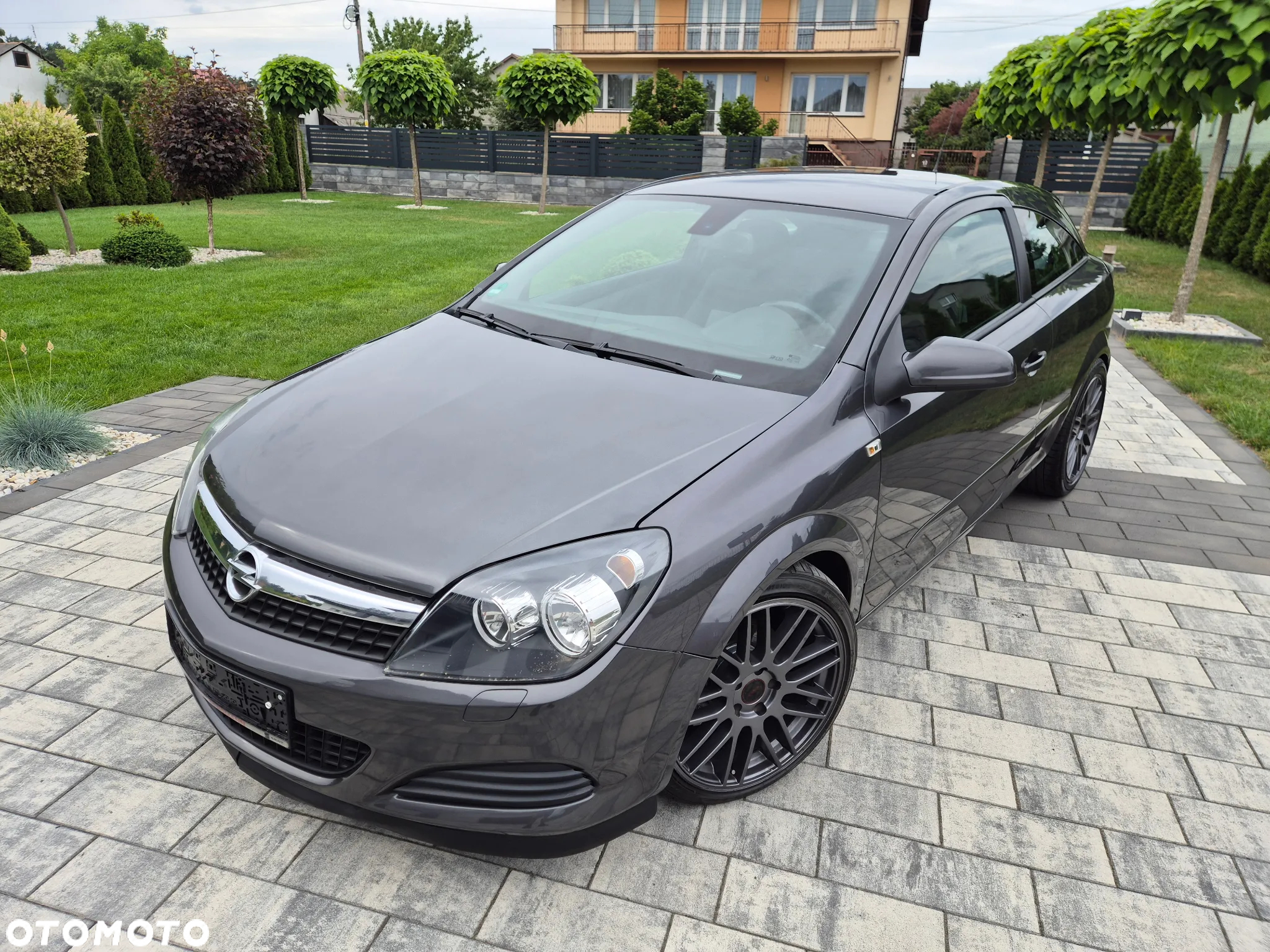 Opel Astra GTC 1.6 - 6