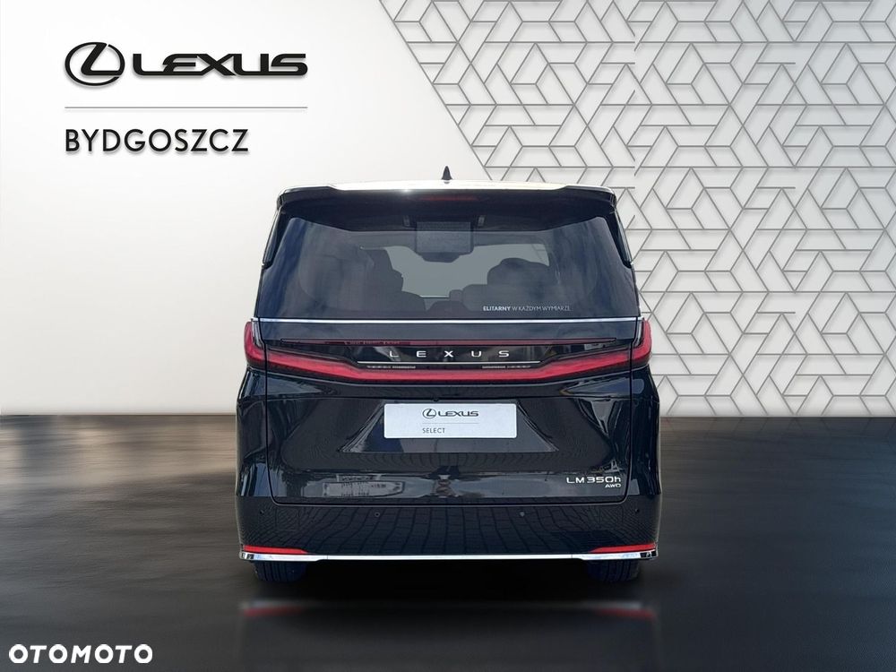 Lexus LM - 5