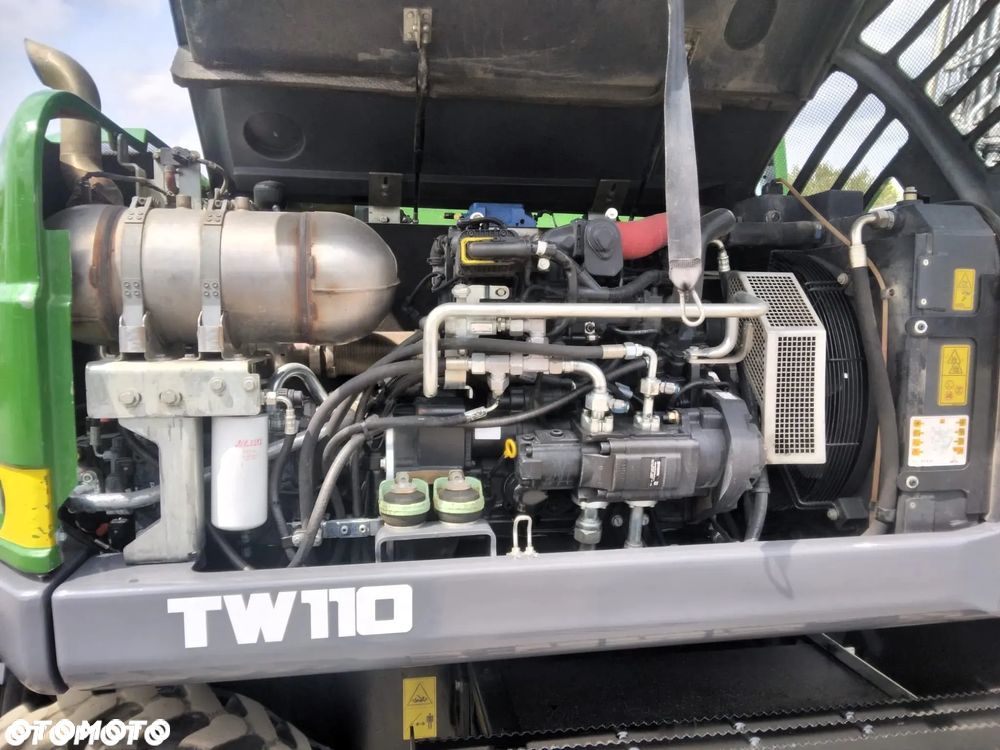 Schaeff TW110 koparka kołowa 4x4 - 16
