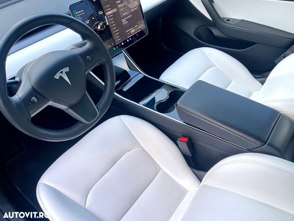 Tesla Model 3 - 6