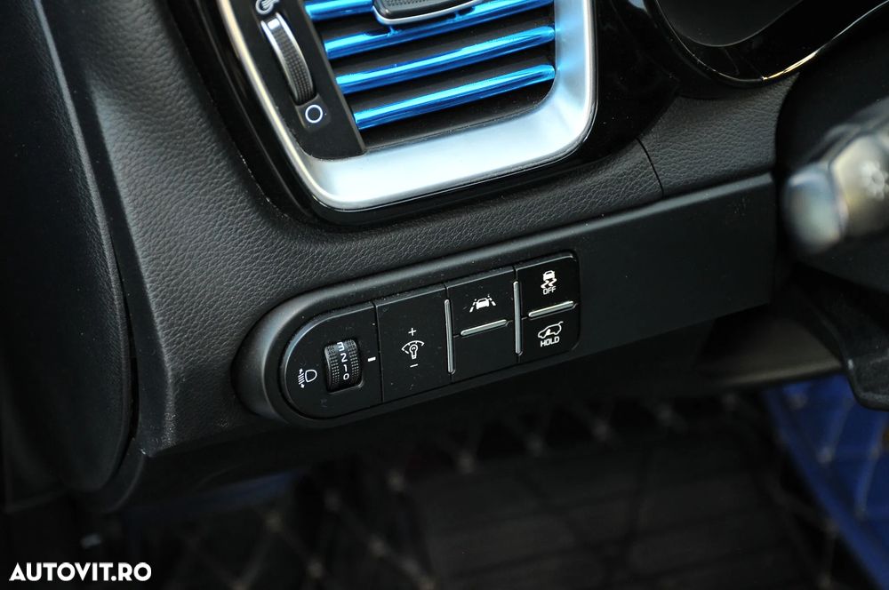 Kia XCeed 1.4 T-GDI 7DCT Style+ - 24