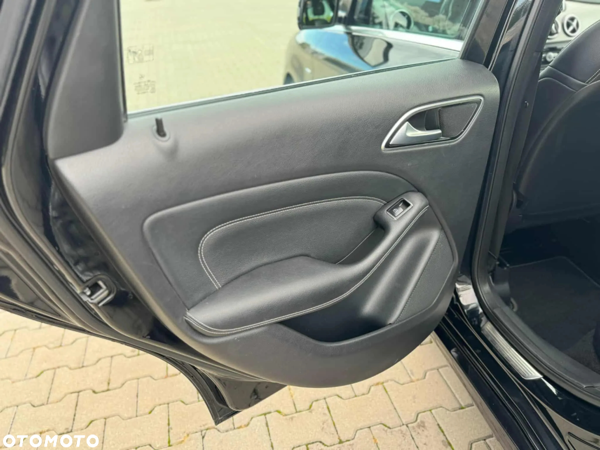 Mercedes-Benz Klasa B 180 BlueEFFICIENCY Edition Style - 28