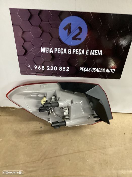 Farolim traseiro direito Opel Astra J SW - 2