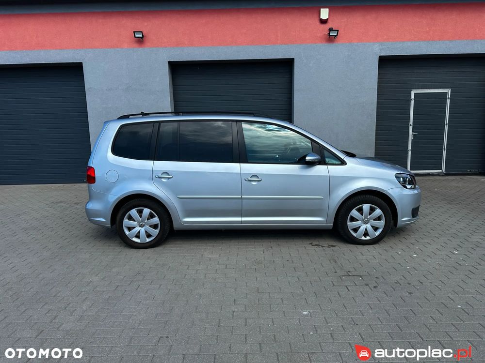 Volkswagen Touran - 12
