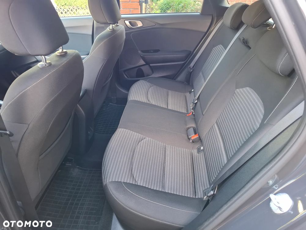 Kia Ceed 1.5 T-GDI M - 27