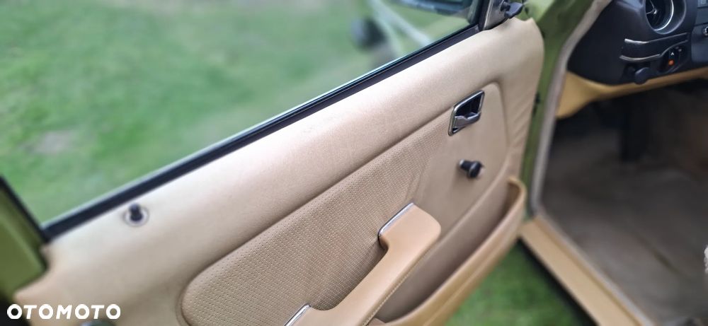 Mercedes-Benz 280 - 40