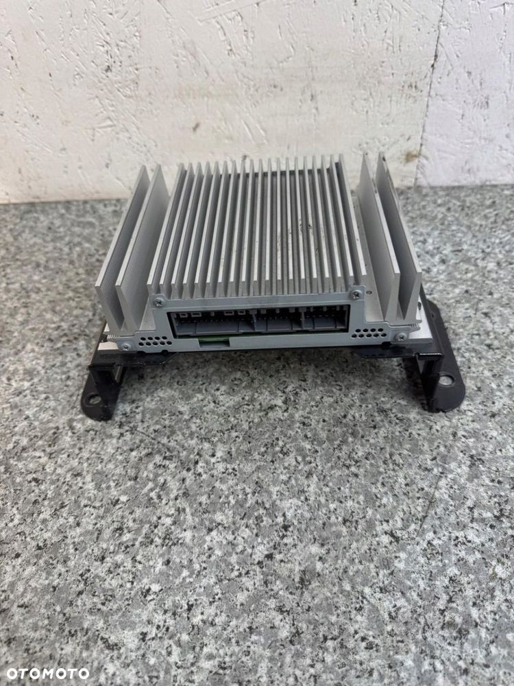 WZMACNIACZ MODUŁ RADIA NAWIGACJI HYUNDAI IX35 2010-2015 963702s301 - 2