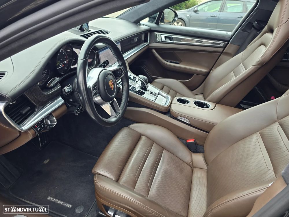 Porsche Panamera 4 E-Hybrid - 42