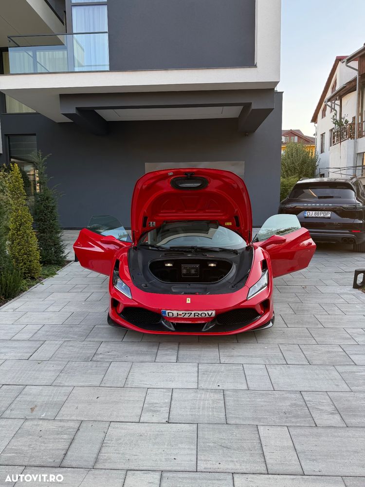 Ferrari F8 - 32
