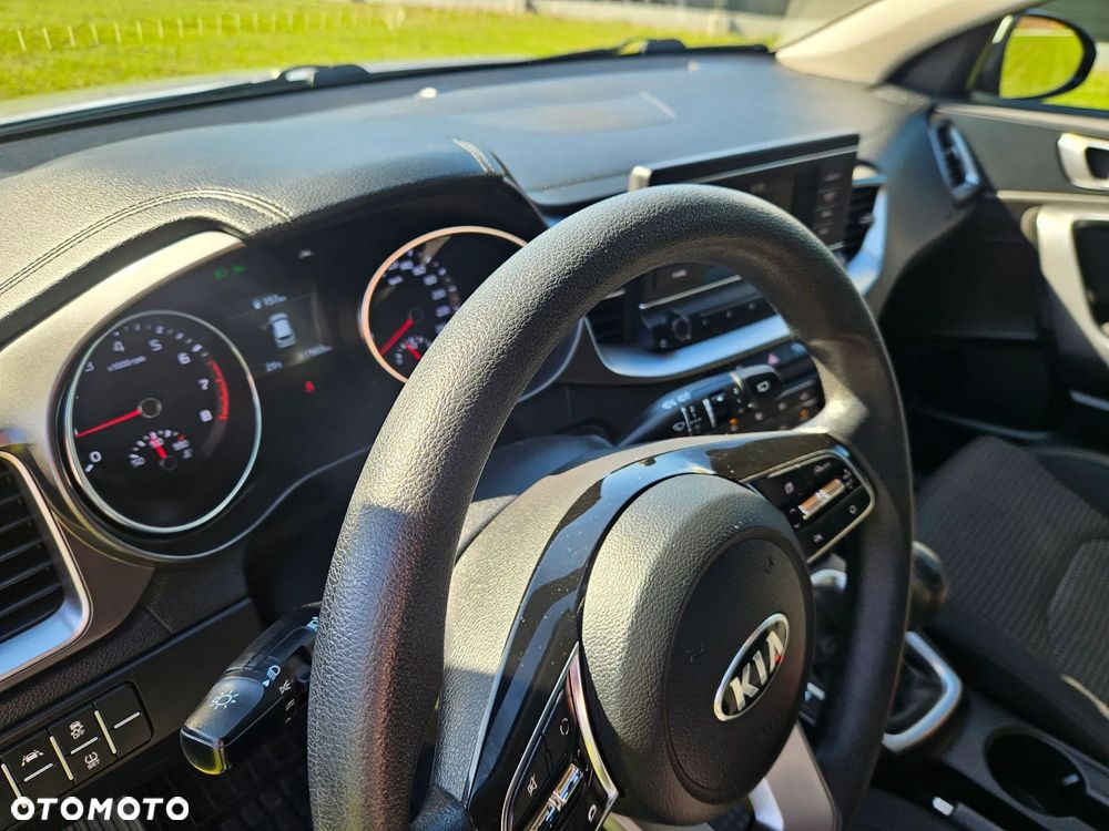 Kia Ceed - 13