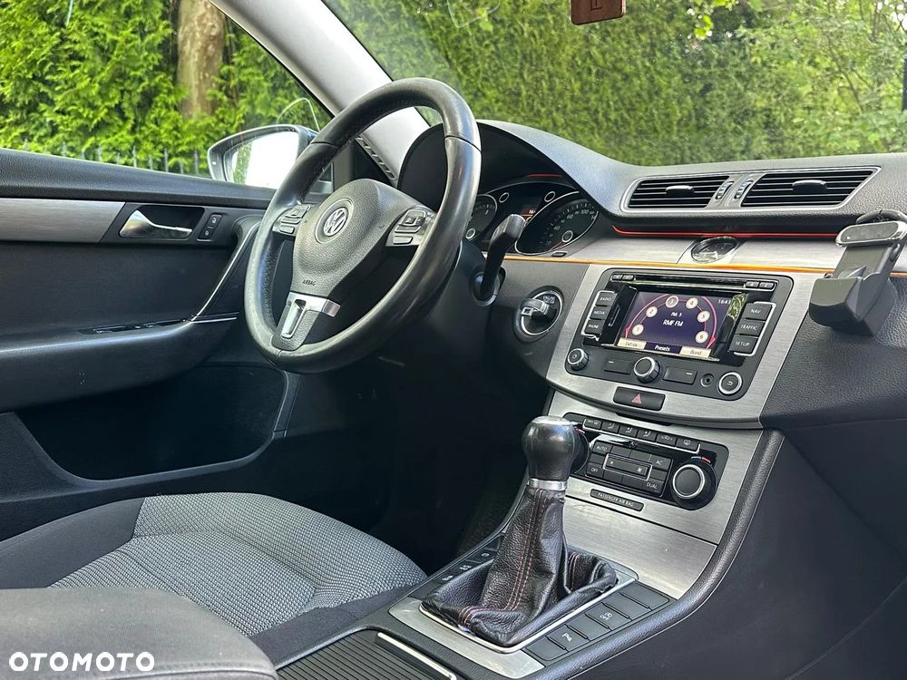 Volkswagen Passat 1.6 TDI BlueMotion Technology Trendline - 11