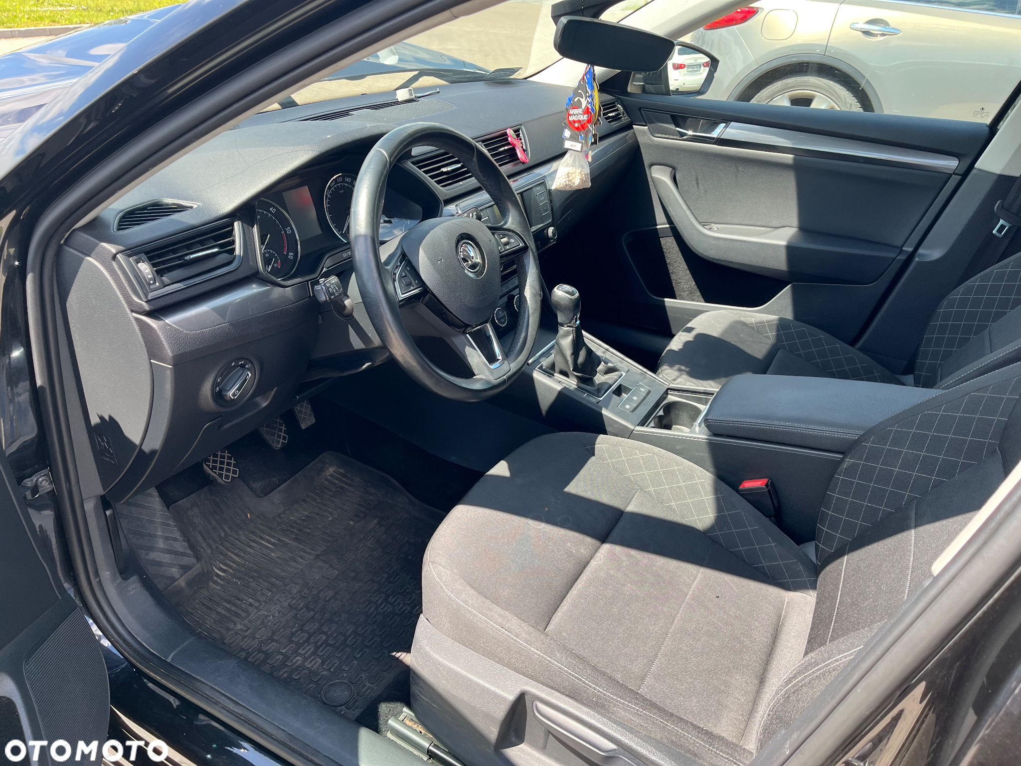 Skoda Superb 2.0 TDI Active - 11