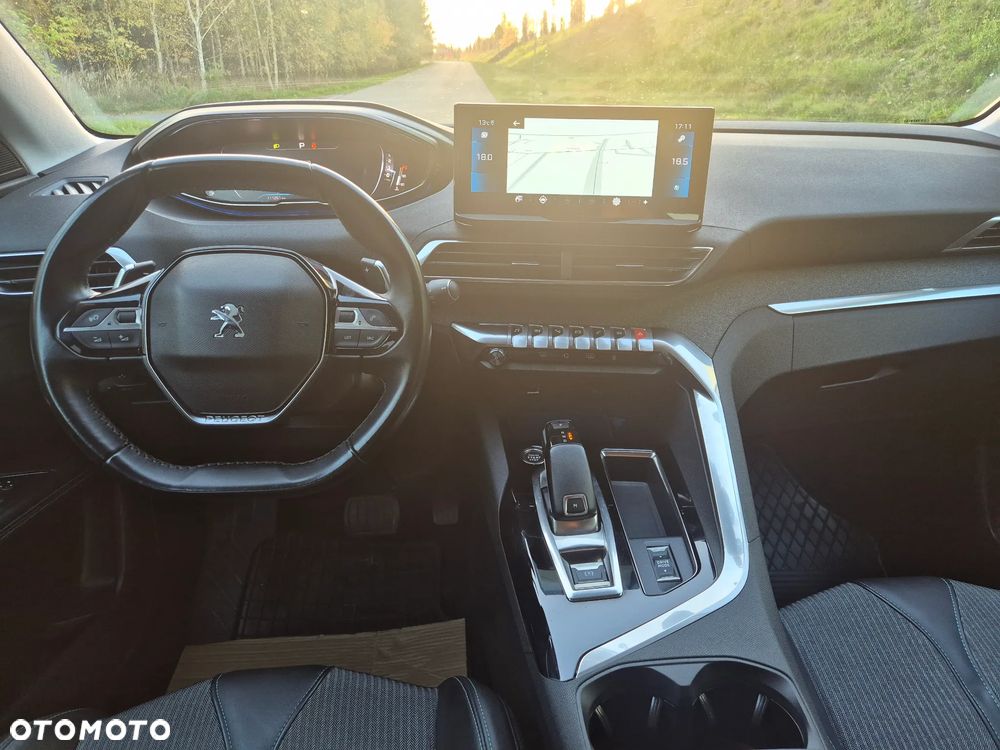 Peugeot 3008 1.2 PureTech GPF Allure S&S EAT8 - 29