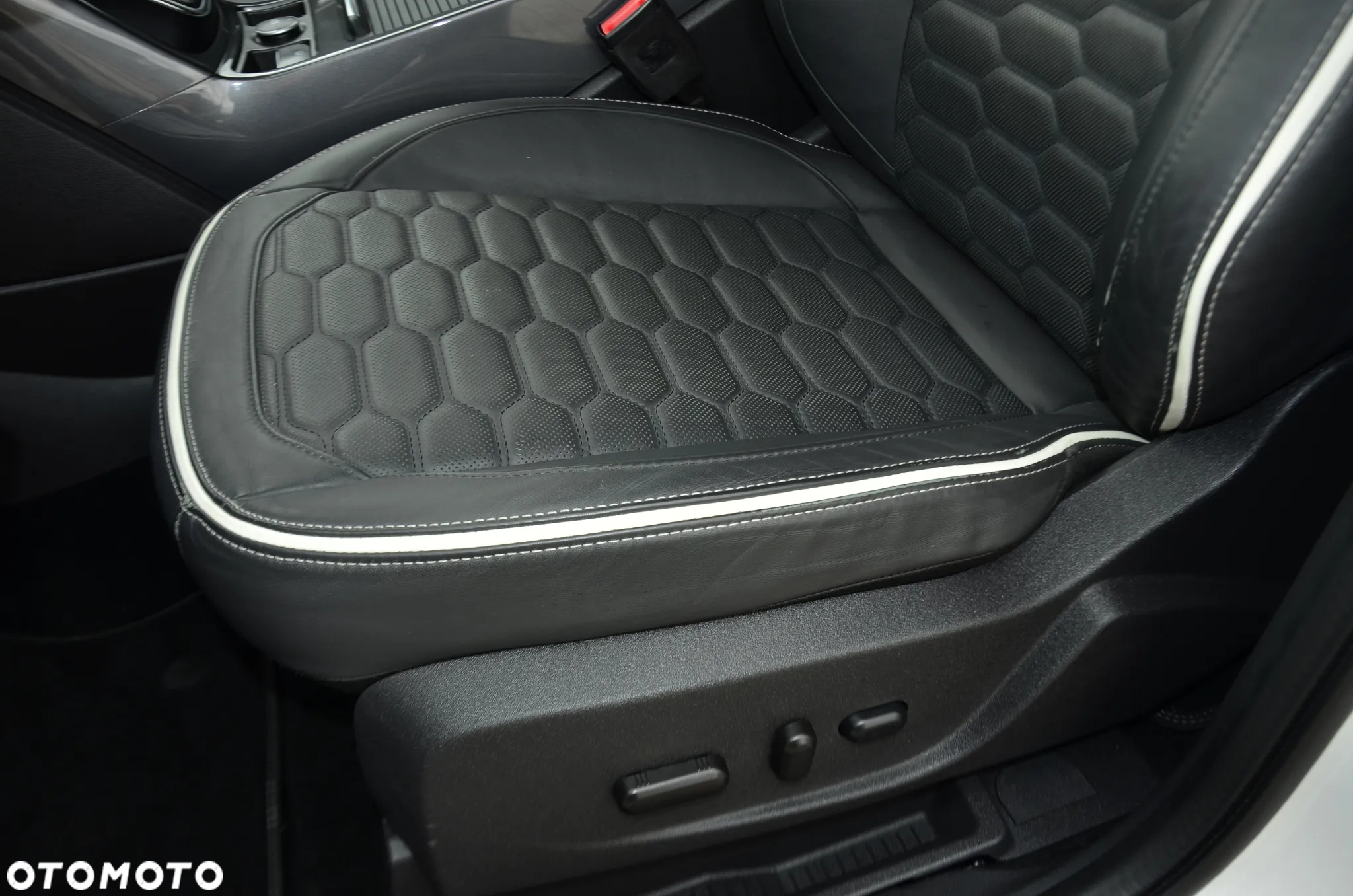 Ford Kuga 2.0 TDCi 2x4 Vignale - 31