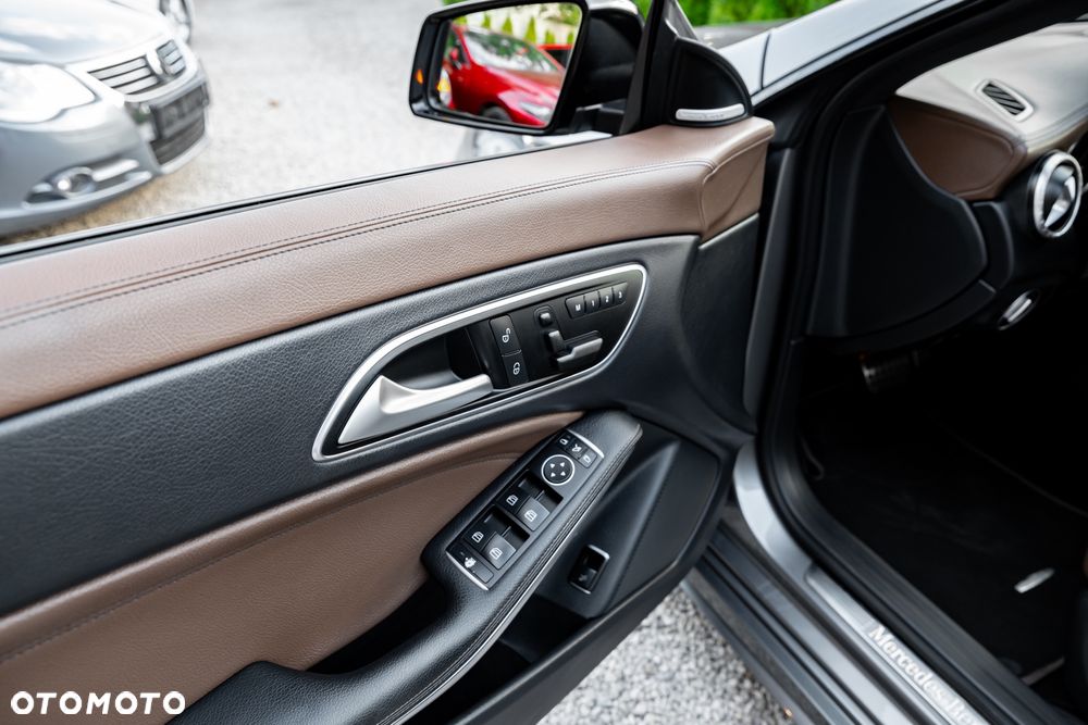 Mercedes-Benz CLA Shooting Brake 250 4Matic 7G-DCT Sport - 20