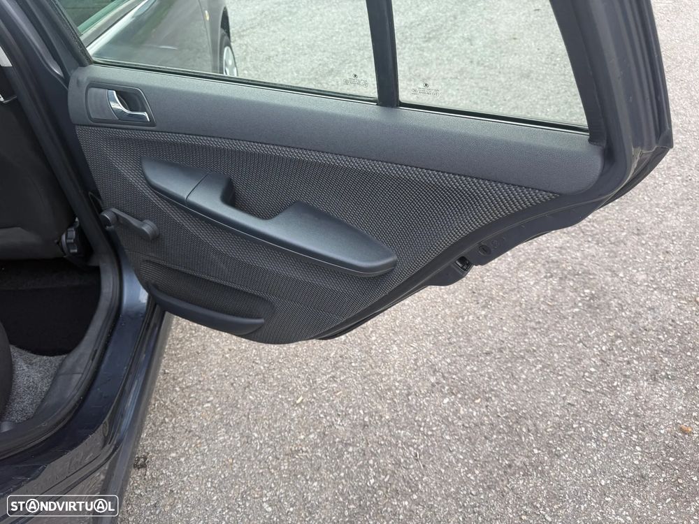 Skoda Fabia Break 1.2 Ambiente - 13
