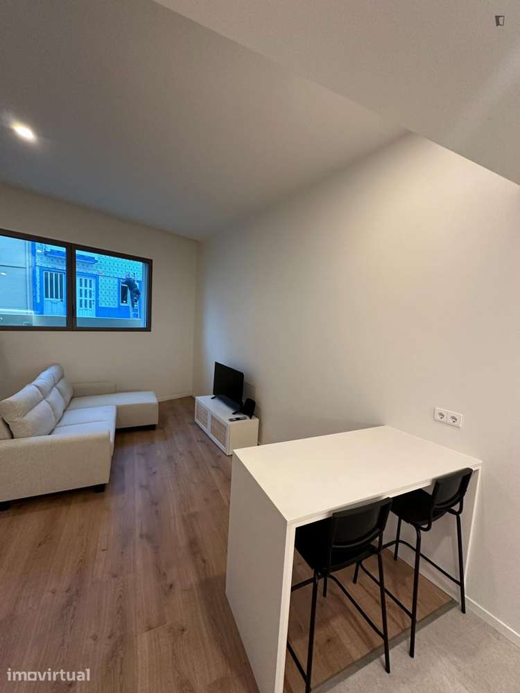 Apartamento com 1 quartos - localizado em Paranhos Porto - Grande imagem: 2/14