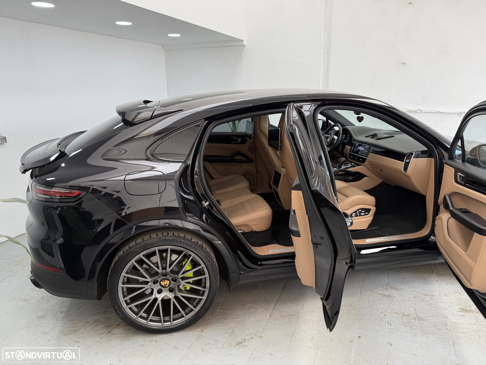 Porsche Cayenne Coupé E-Hybrid - 16