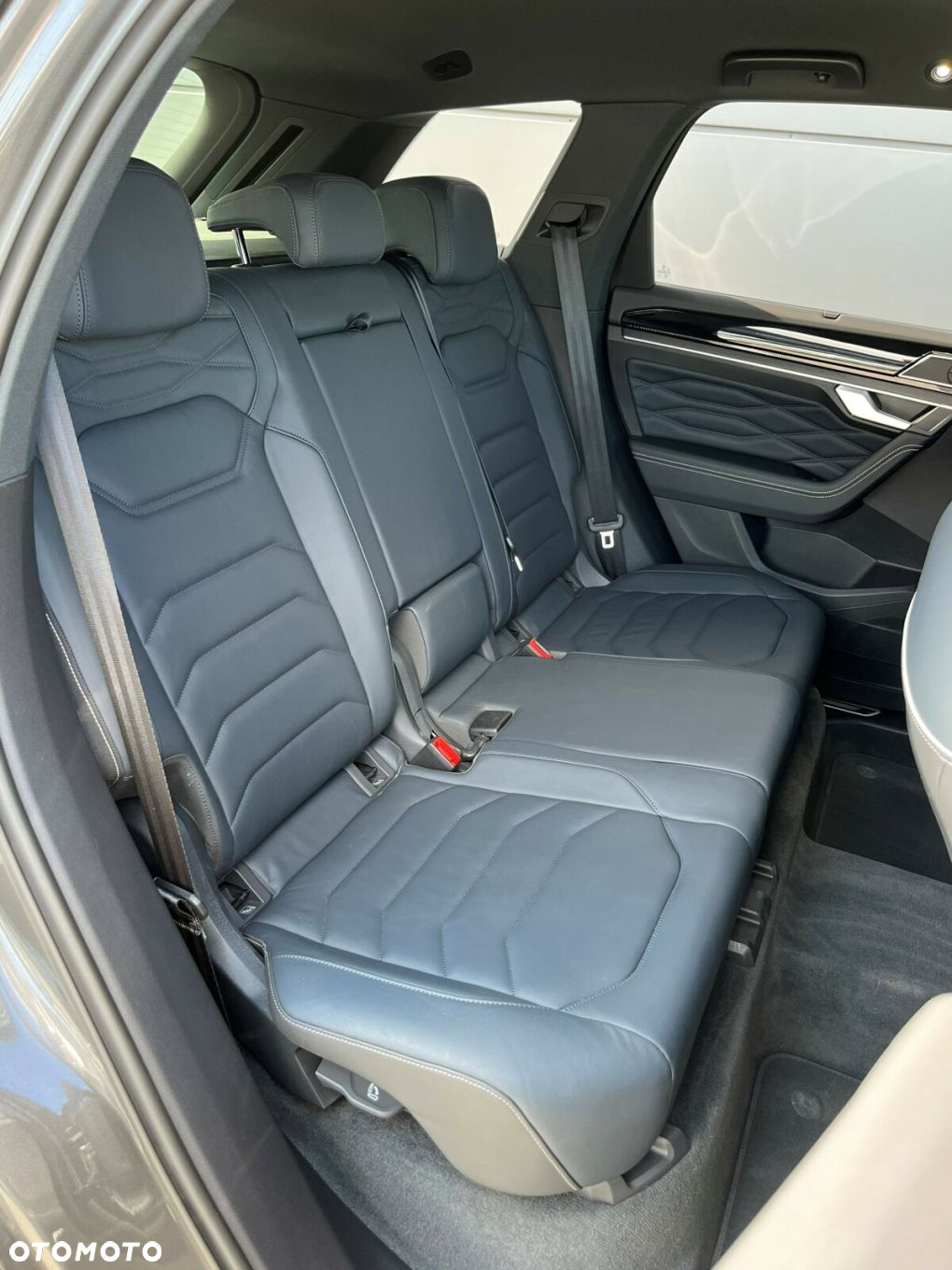 Volkswagen Touareg 3.0 V6 TDI 4Motion R-Line - 13