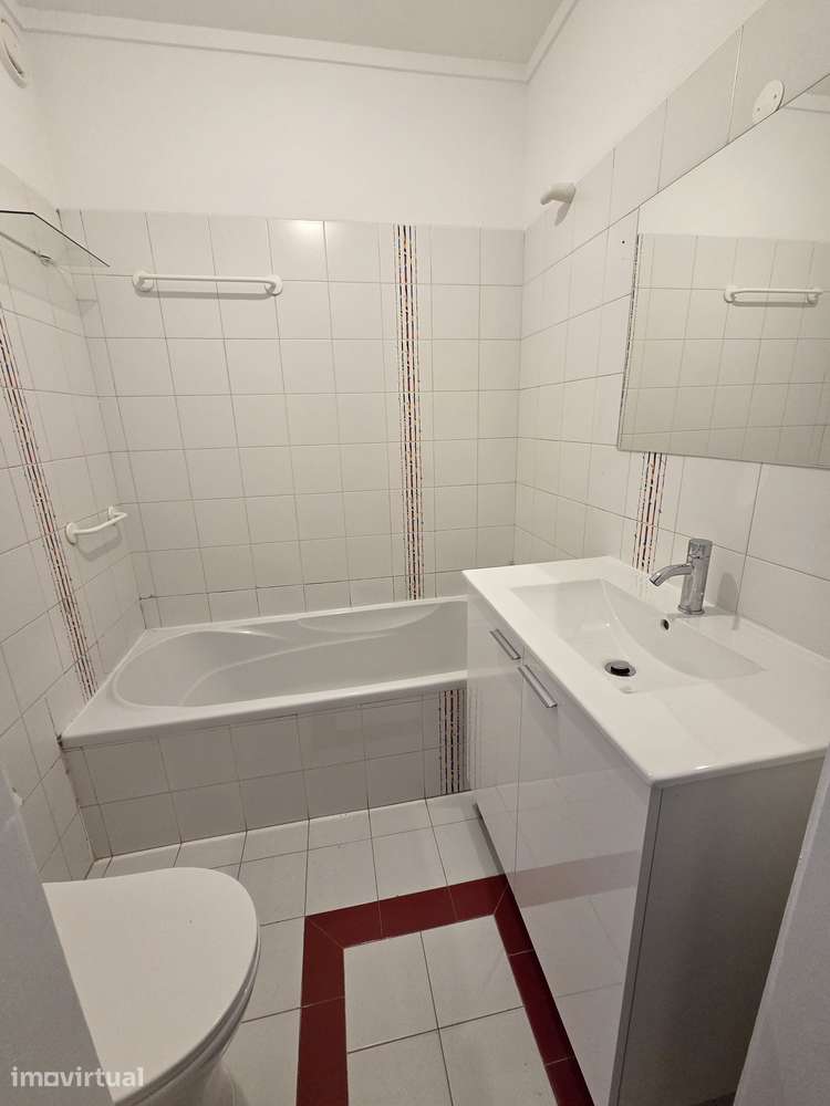 Apartamento T3 semi remodelado à venda - Queluz Monte Abraão - Grande imagem: 5/13
