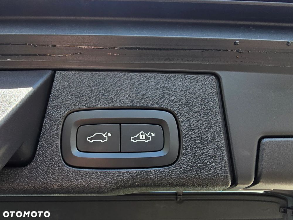 Volvo XC 60 ver-b5-b-awd-momentum-pro - 11