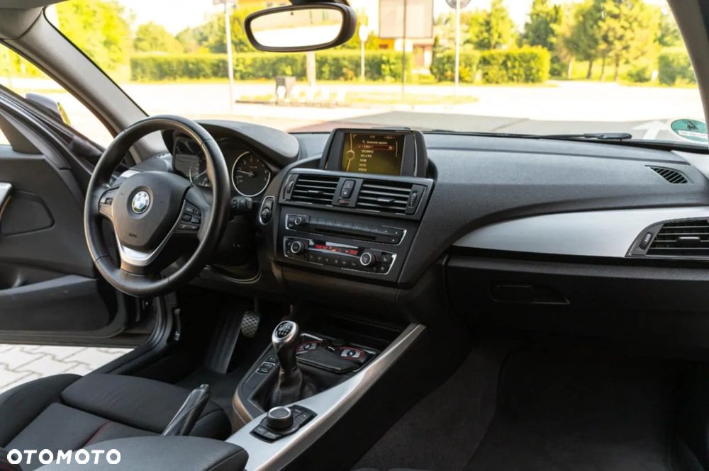 BMW Seria 1 116i Sport Line - 38