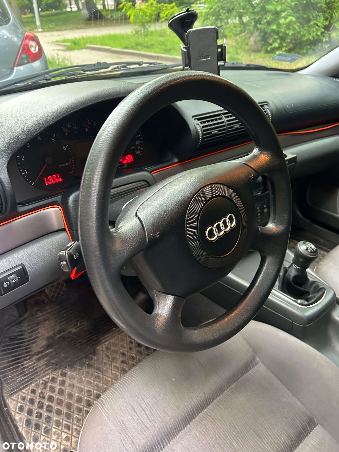 Audi A4 1.6 - 4