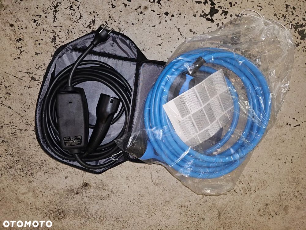 Tesla Model Y Long Range AWD - 14