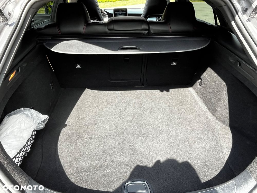 Mercedes-Benz CLA 250 4-Matic AMG Line - 13