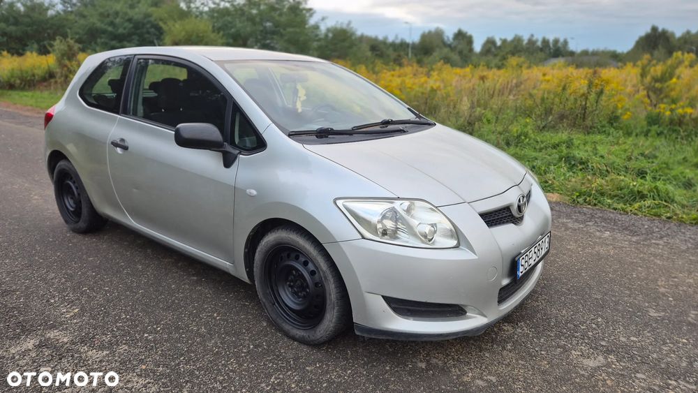 Toyota Auris 1.4 D-4D Luna - 2