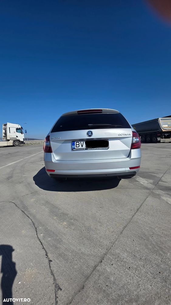 Skoda Octavia 1.6 TDI DSG Ambition - 4
