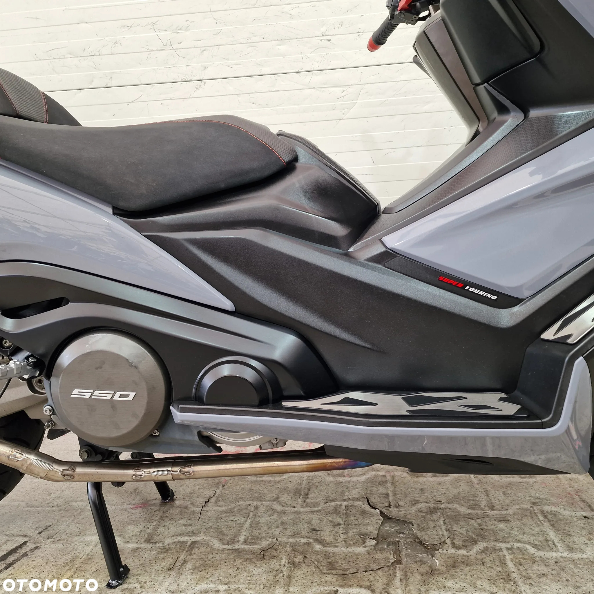 Kymco AK 550 - 23