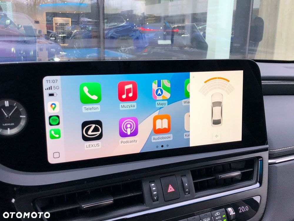 Lexus ES 300h F Sport Design - 17