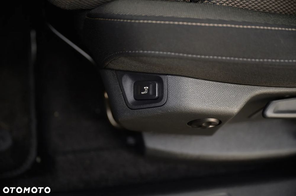 DS Automobiles DS 7 Crossback - 36