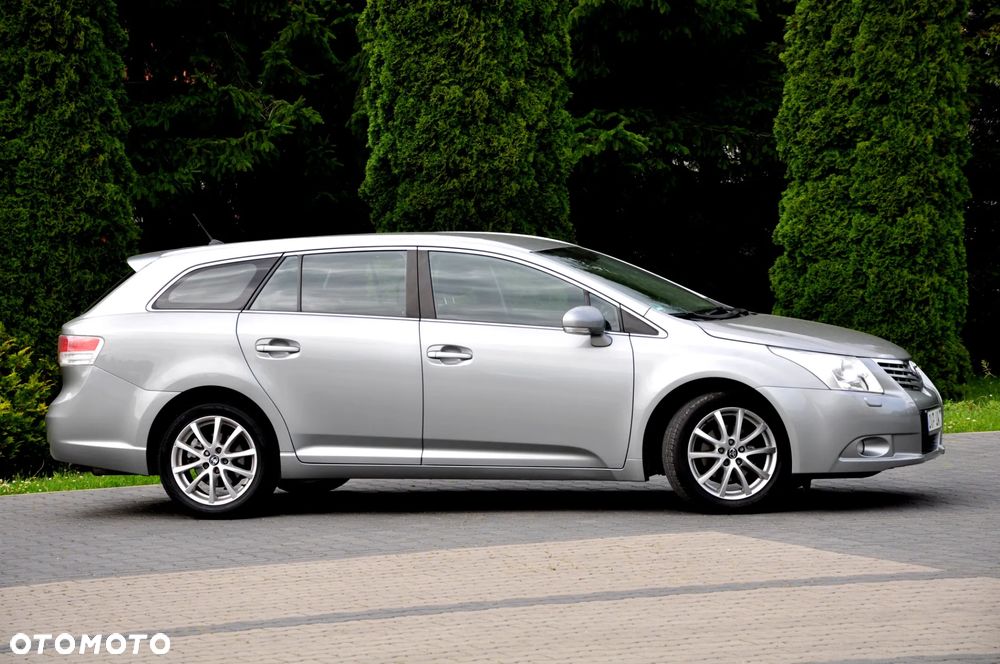 Toyota Avensis 1.8 Premium - 10