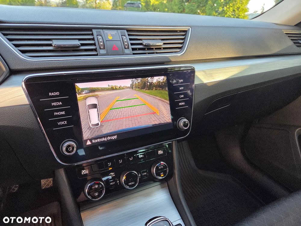 Skoda Superb 2.0 TDI Ambition DSG - 14