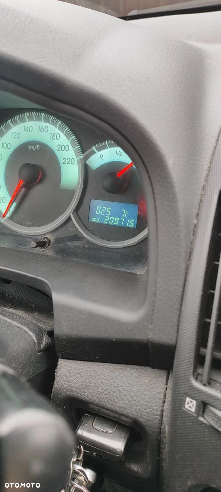 Toyota Corolla Verso 2.0 D-4D Terra 7os - 9