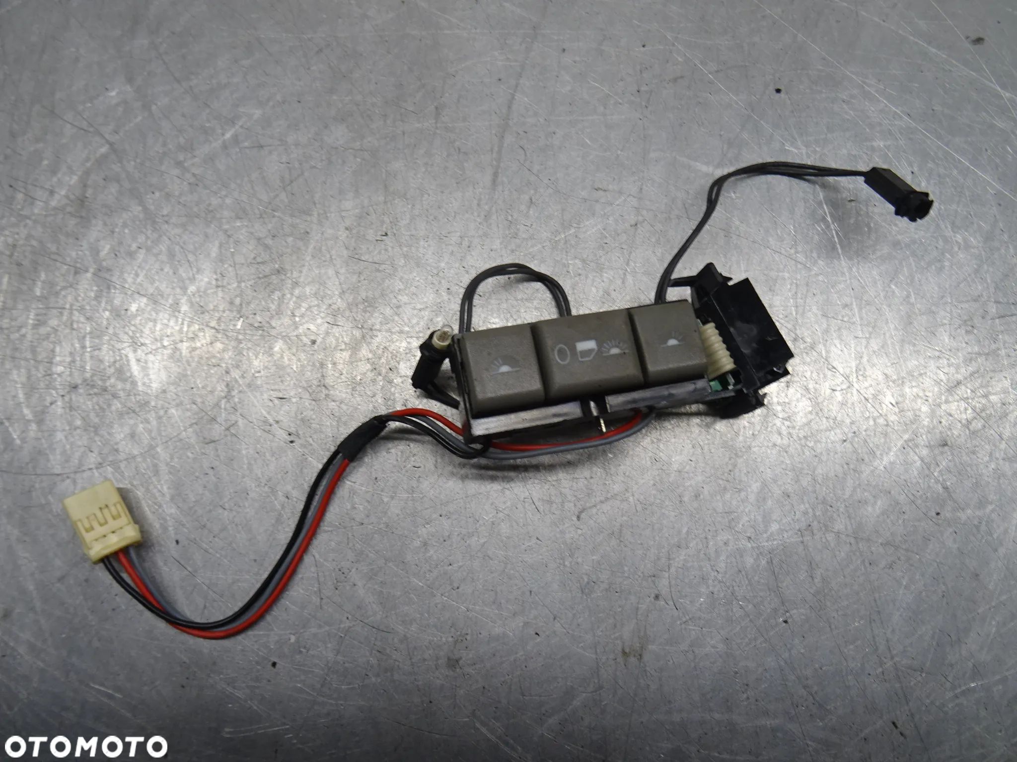 VOLVO C70 CABRIO 97-05 2.0 TB PRZYCISK WŁĄCZNIK PRZEŁĄCZNIK OŚWIETLENIA KABINY 8618316 - 1