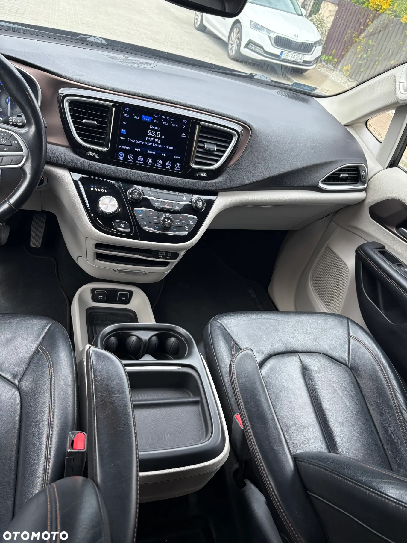 Chrysler Pacifica - 32