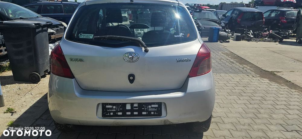 Toyota Yaris II przedlift 1,4 D4D 66kW 90KM 2007r 5-bieg manual kolor 1E7 - 3