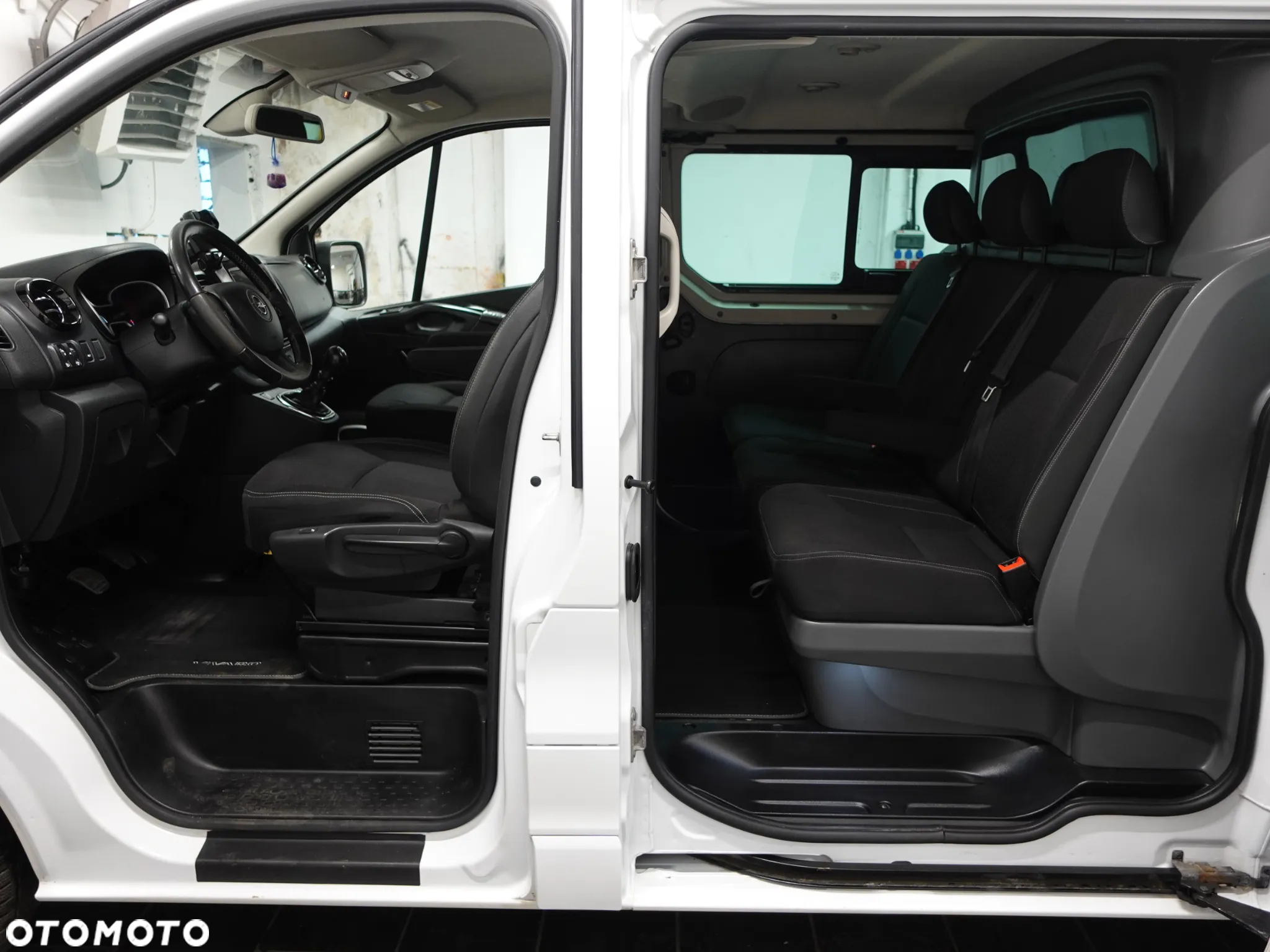 Opel Vivaro - 26