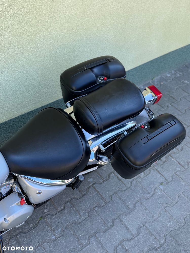 Suzuki Intruder - 34