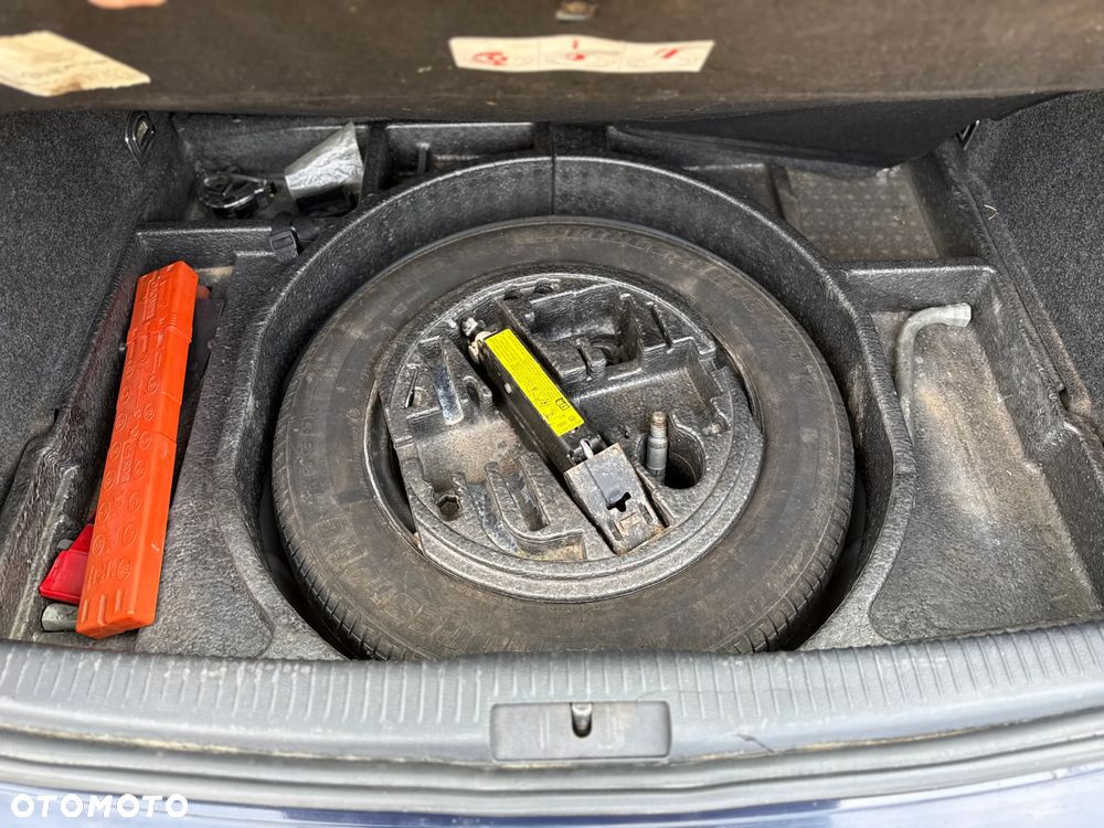 Volkswagen Golf - 10