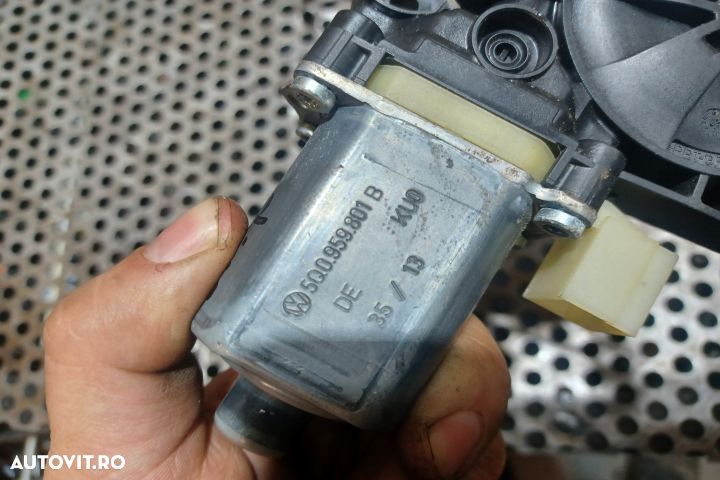 Motoras macara geam fata stanga 5Q0959801B Skoda Octavia 3 [2013 - 20 - 4