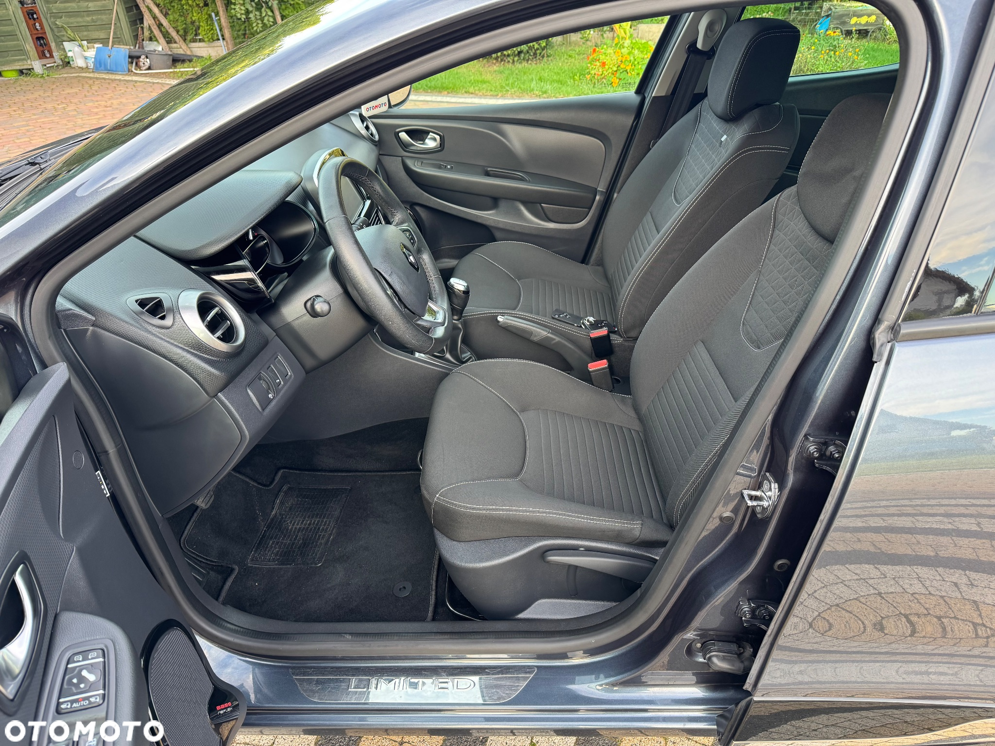 Renault Clio - 37