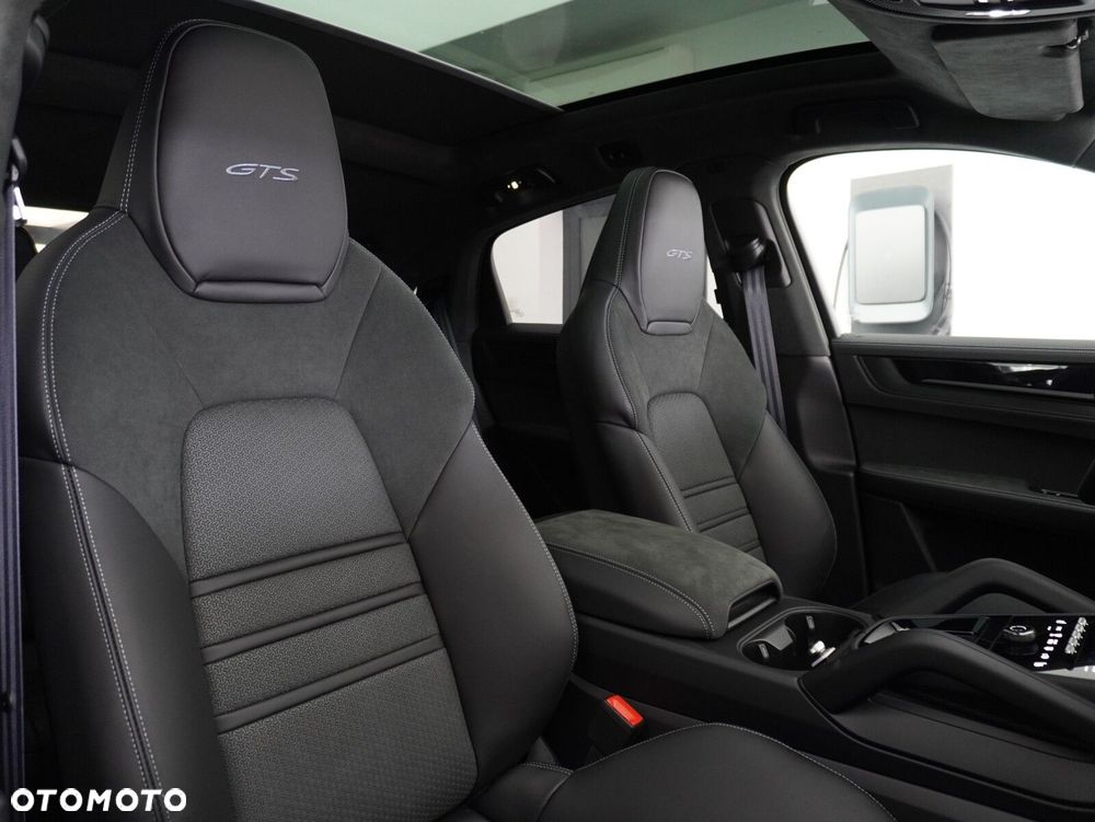 Porsche Cayenne GTS - 31