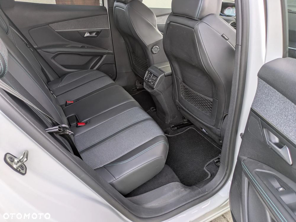 Peugeot 3008 BlueHDi 130 Stop & Start EAT8 Allure - 16